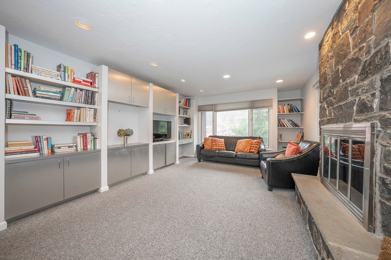 Modern Single Family Home 
