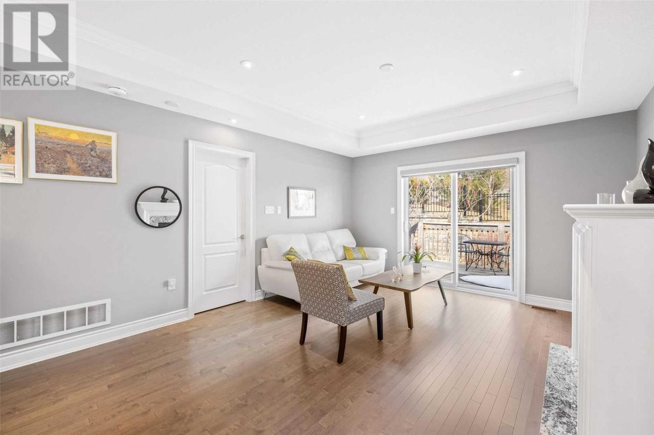 17 HILLCREST DR