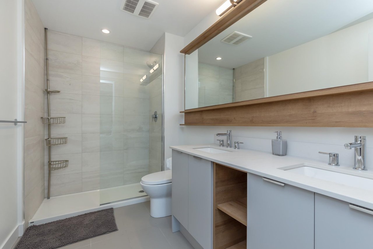 413-2493 Montrose Ave