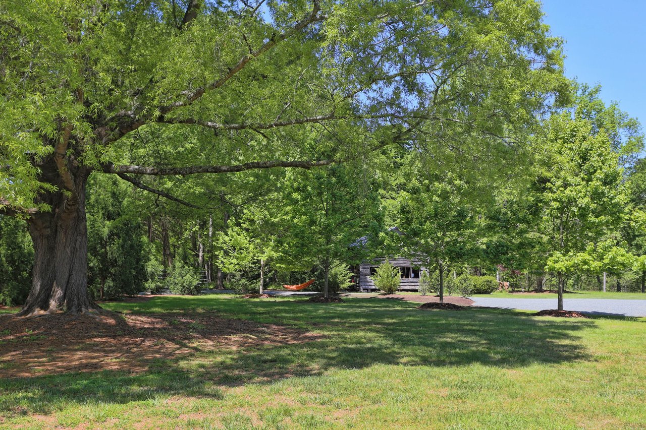 102 Strowd Ln