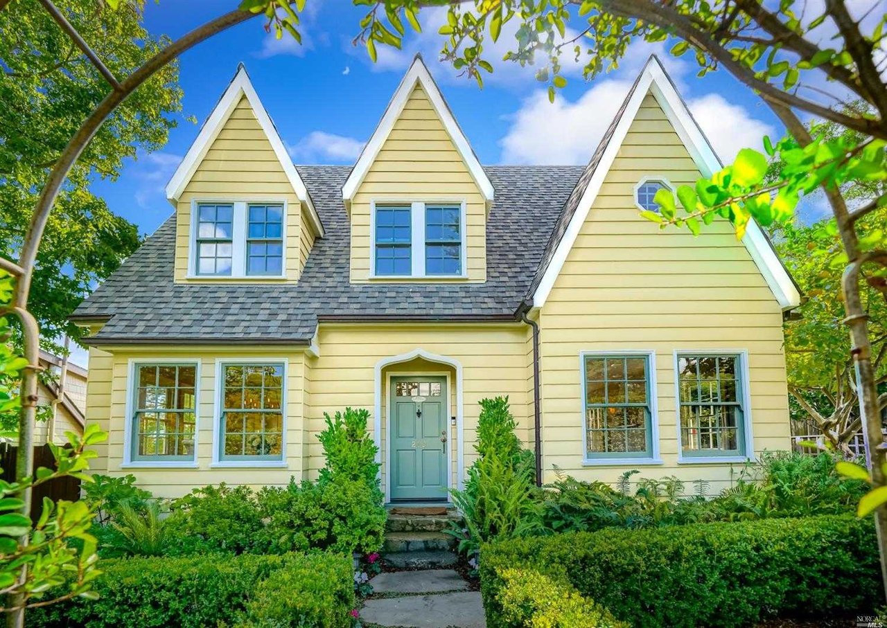 210 Elm Ave