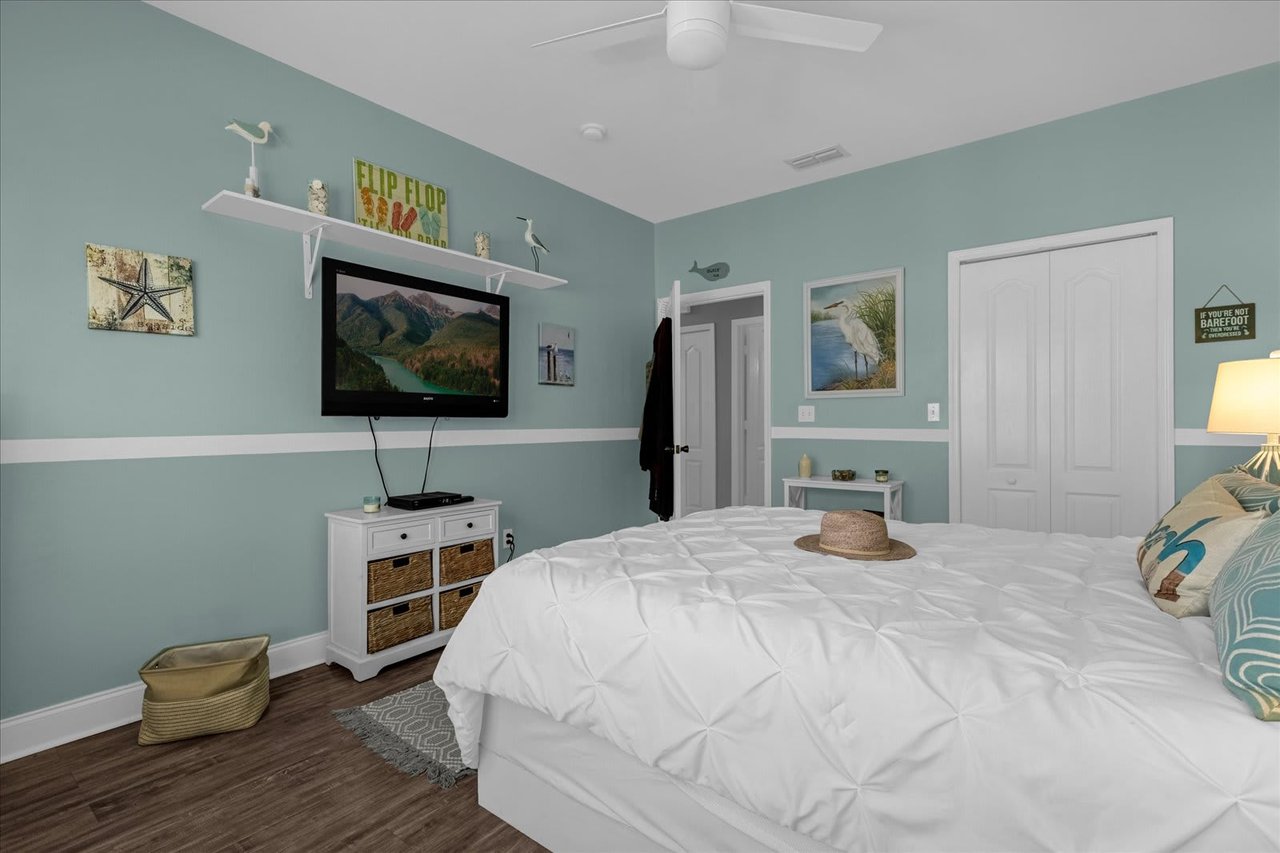 5008 MANGROVE ALY #202
