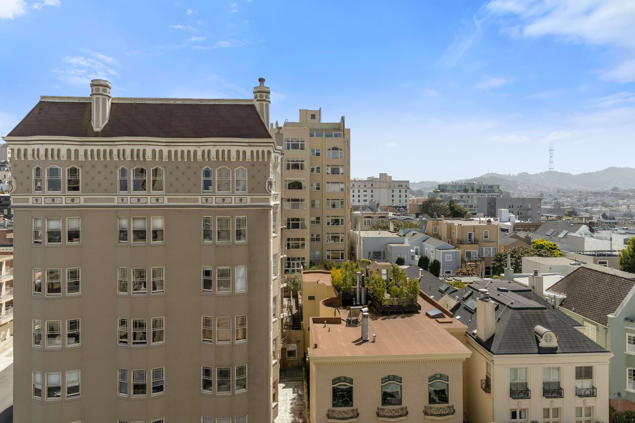 Just-Renovated Pacific Heights Condo With Southern Views