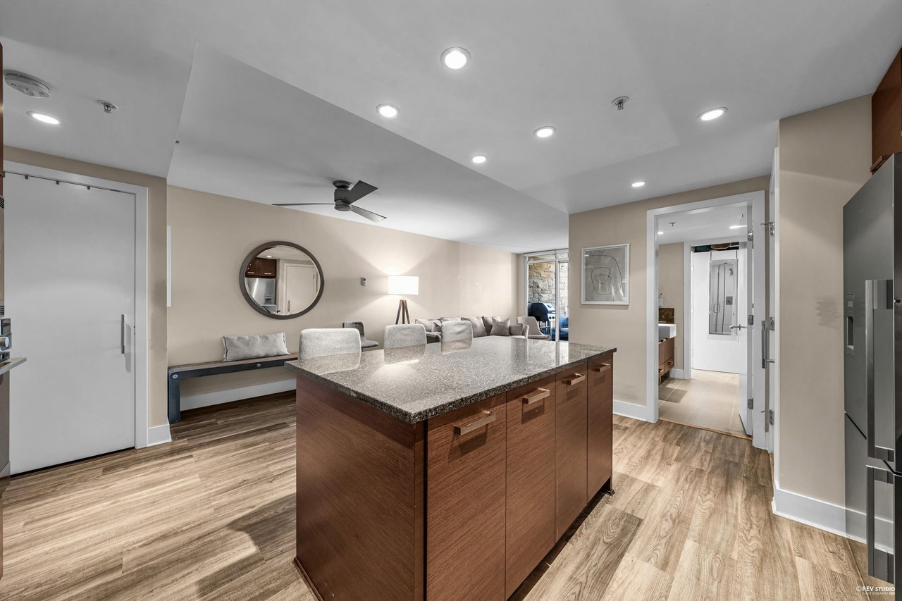 303-210 W 13th St