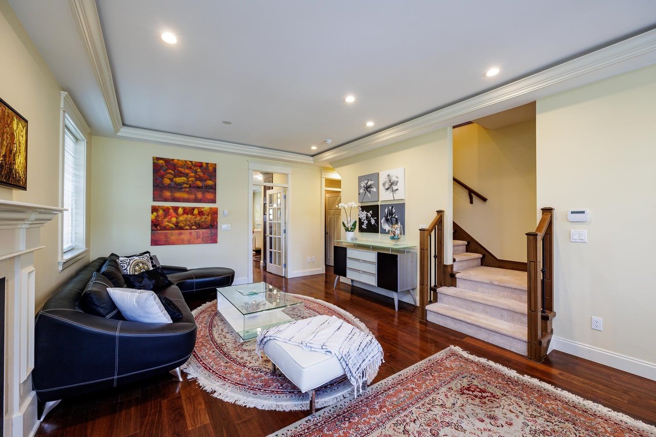 335 E 15th Street, North Vancouver
