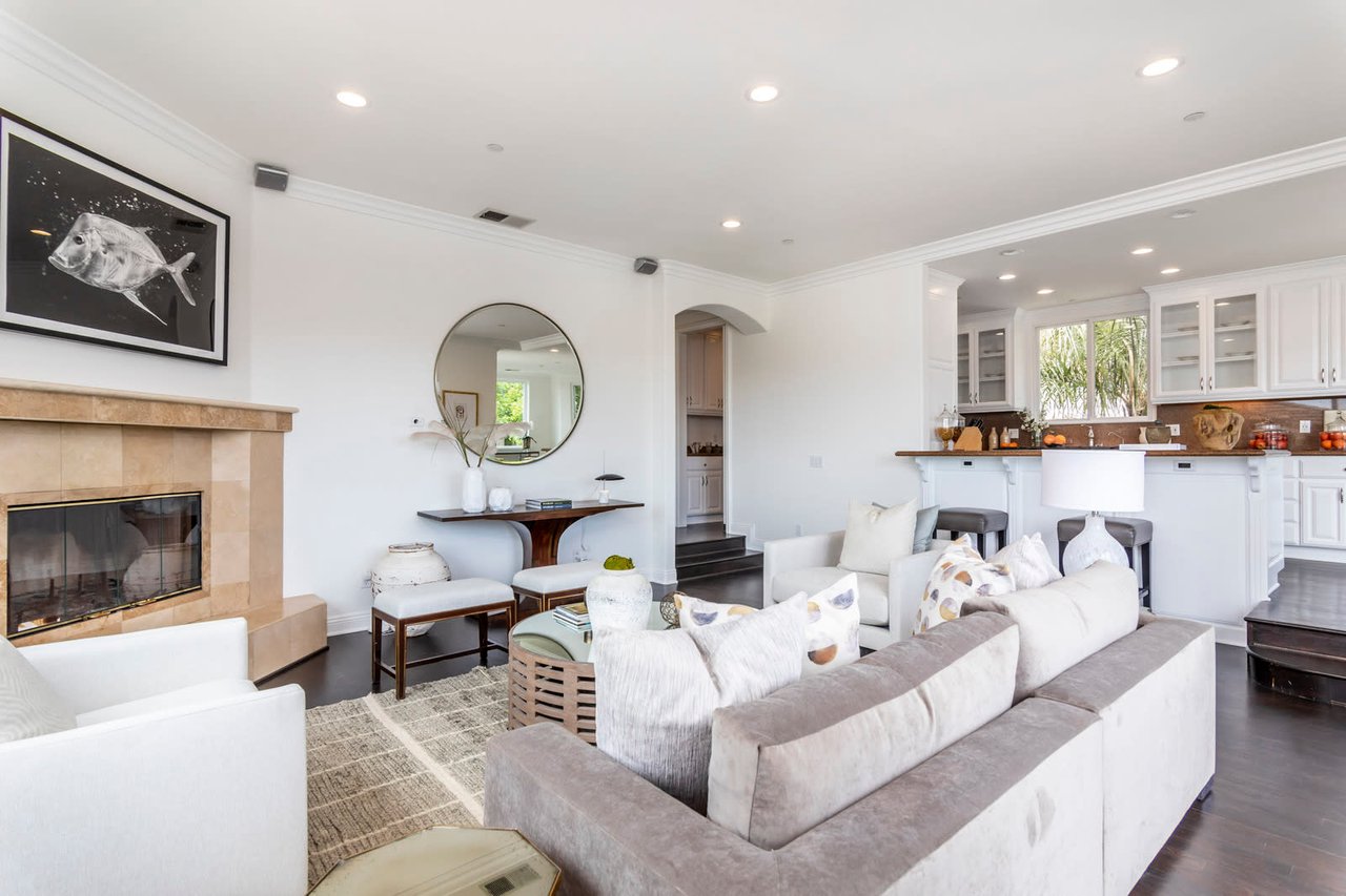 700 Avenue C
