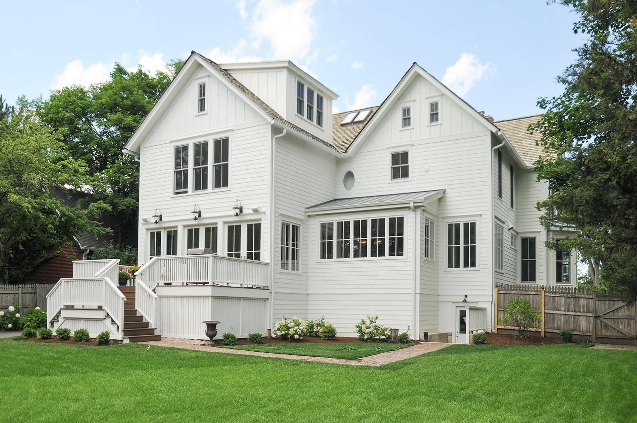 Brilliant Collaboration of Modern Meets Farmhouse