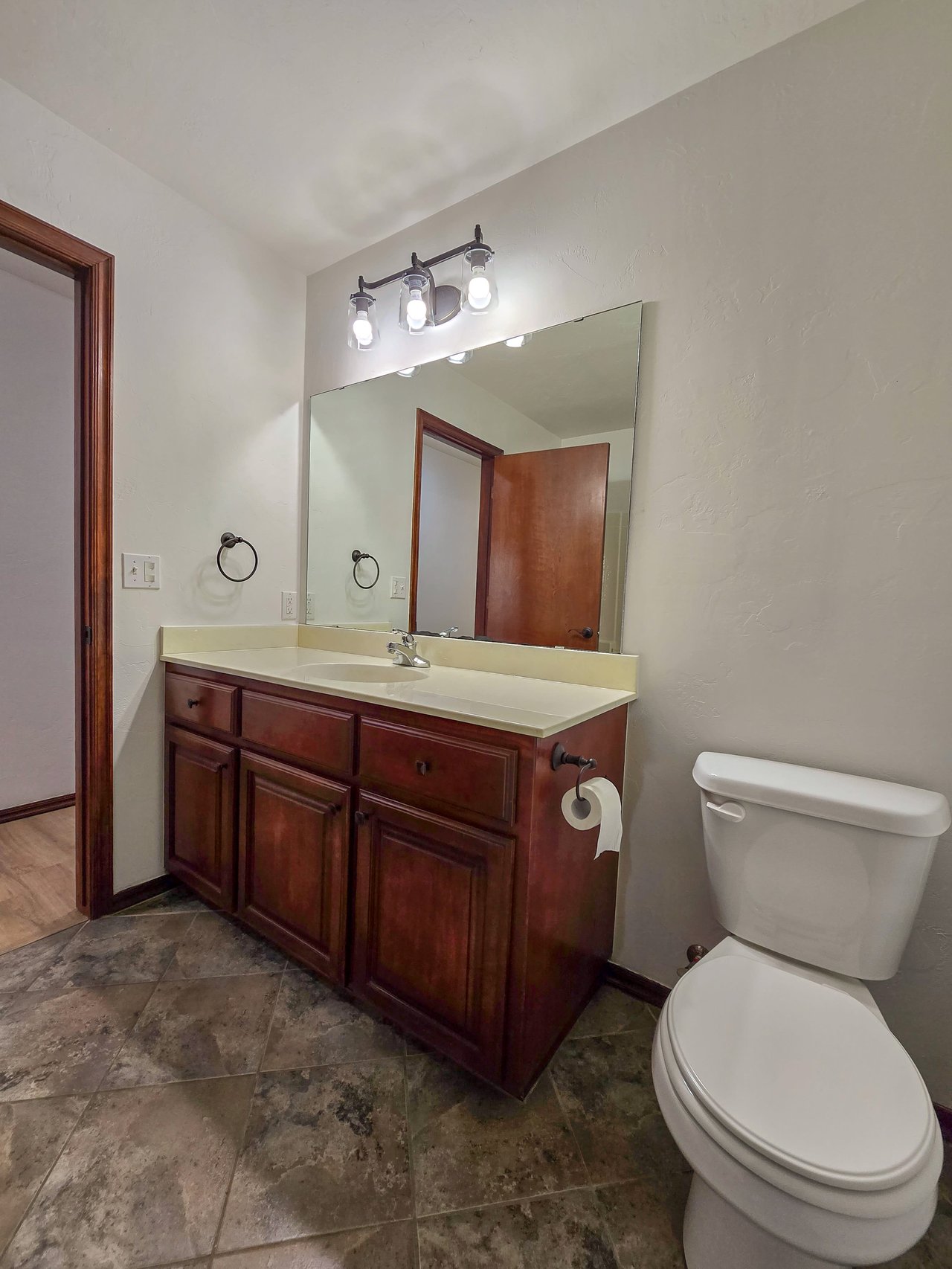 1211 Orchard Dr
