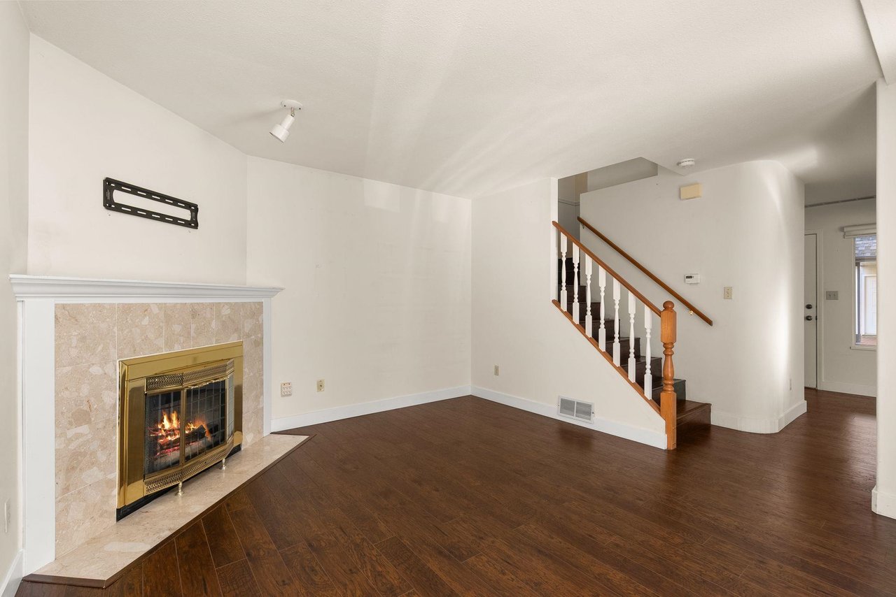 5-4890 48 Ave