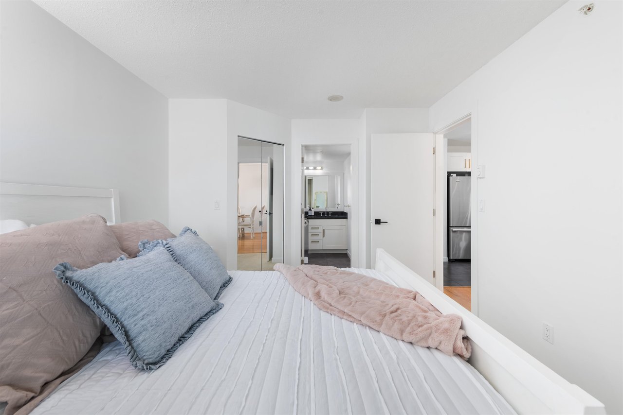 206-2133 Douglas Rd