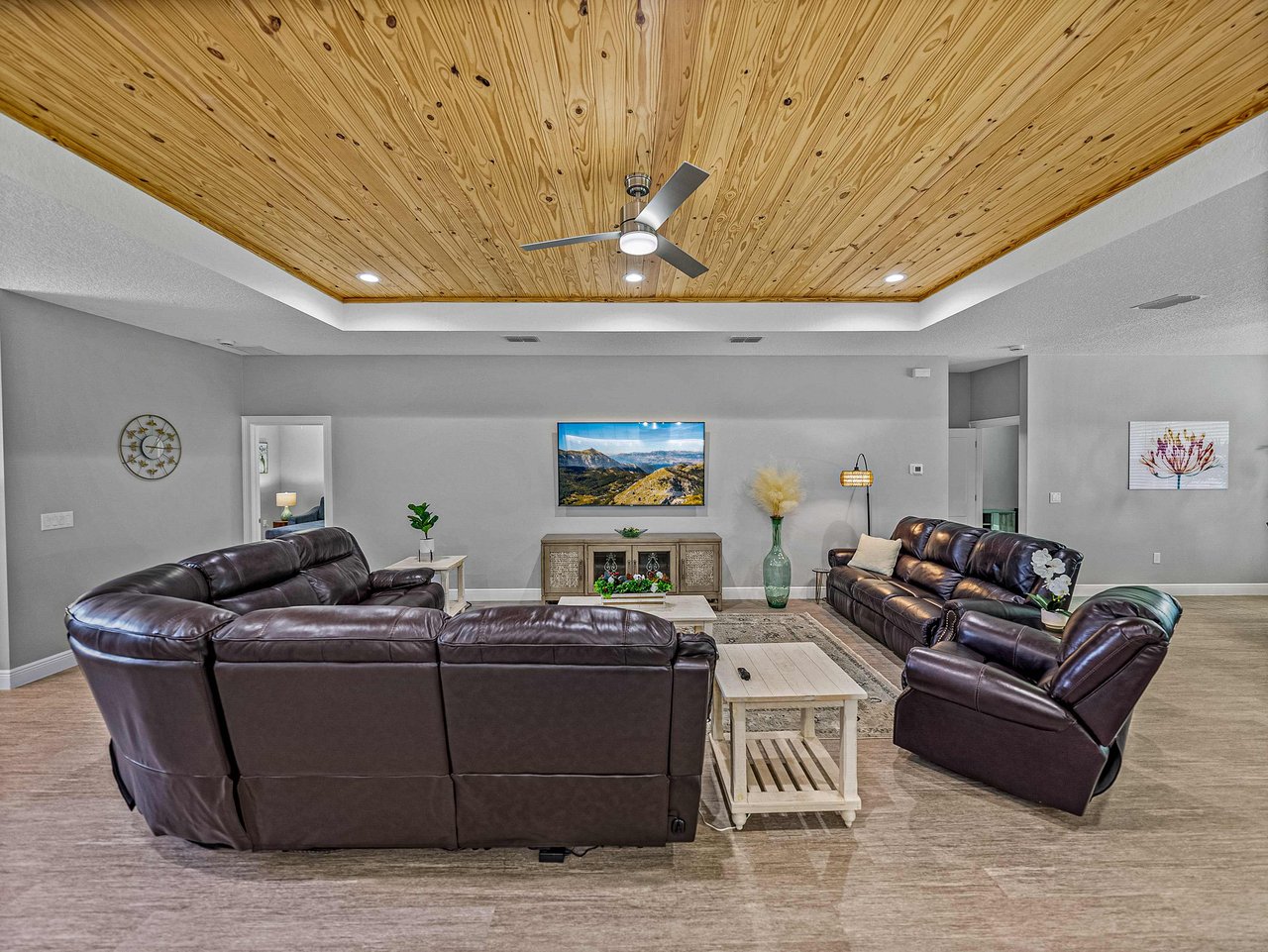11521 PINE HOLLOW WAY