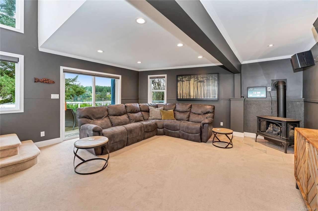 5003 Prospect Lake Rd