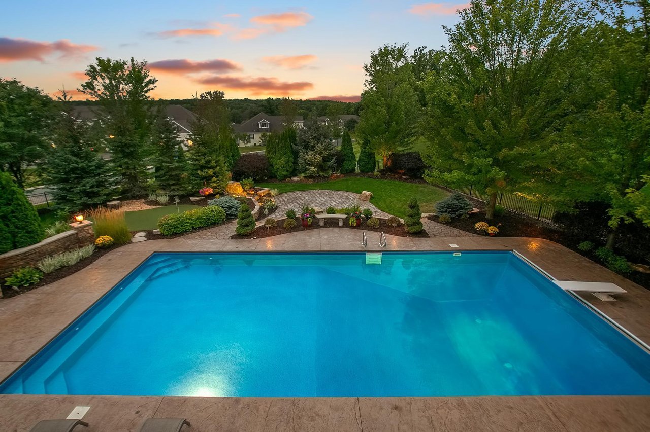 Stunning Eagan Masterpiece!