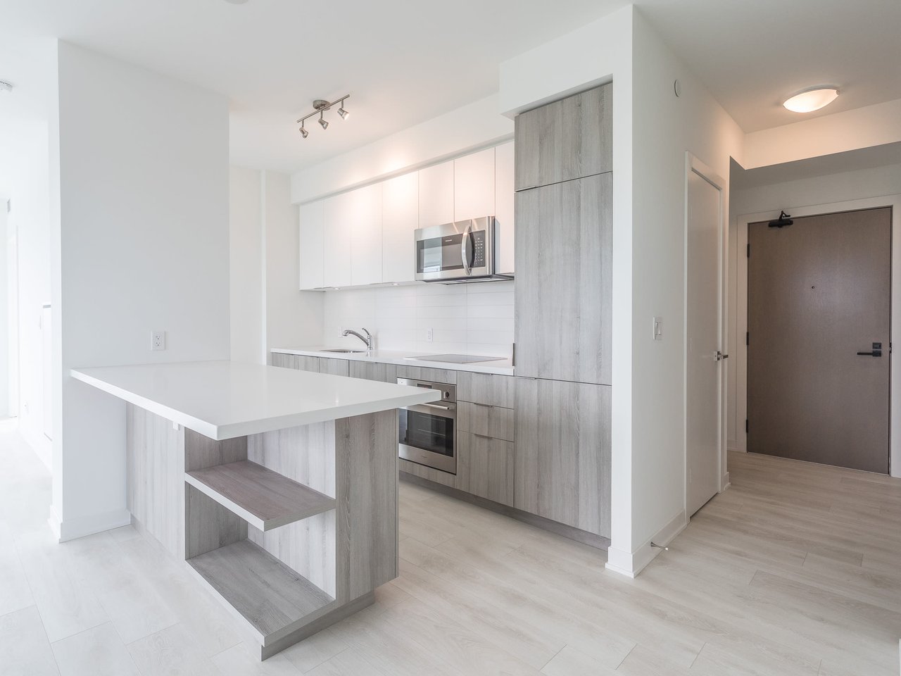 SOUTH HILL TERRACE SUITE