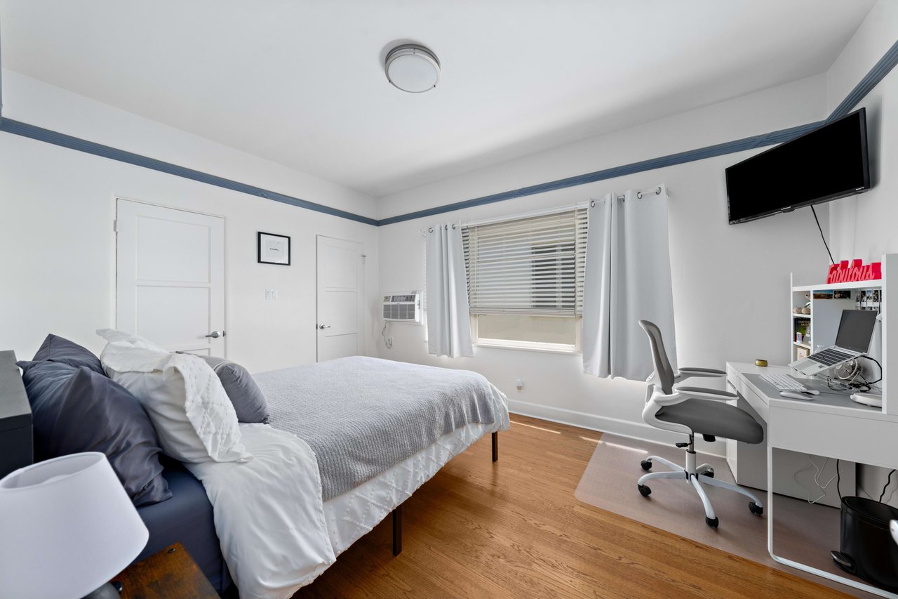 6120 Packard Street, South Carthay
