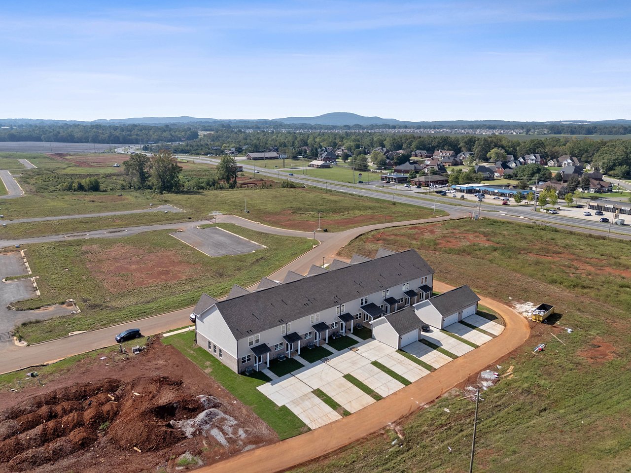 BEAUTIFUL TOWNHOME