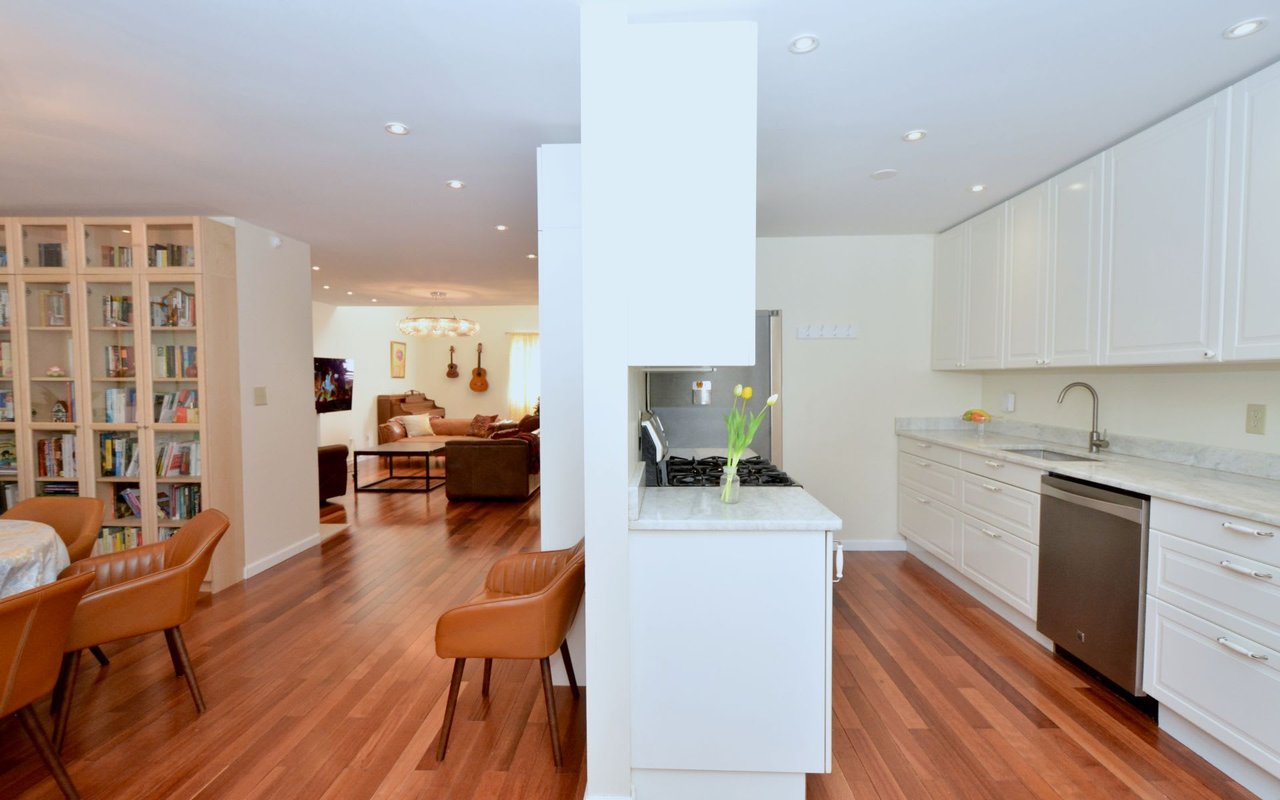 16 Lexington Ct