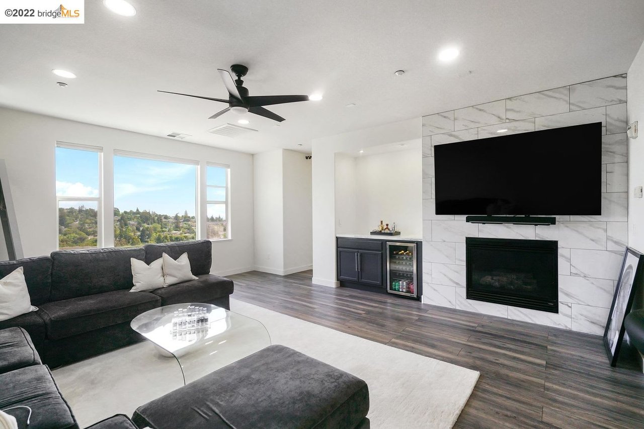 6433 Blue Rock Ct Oakland, CA, 94605