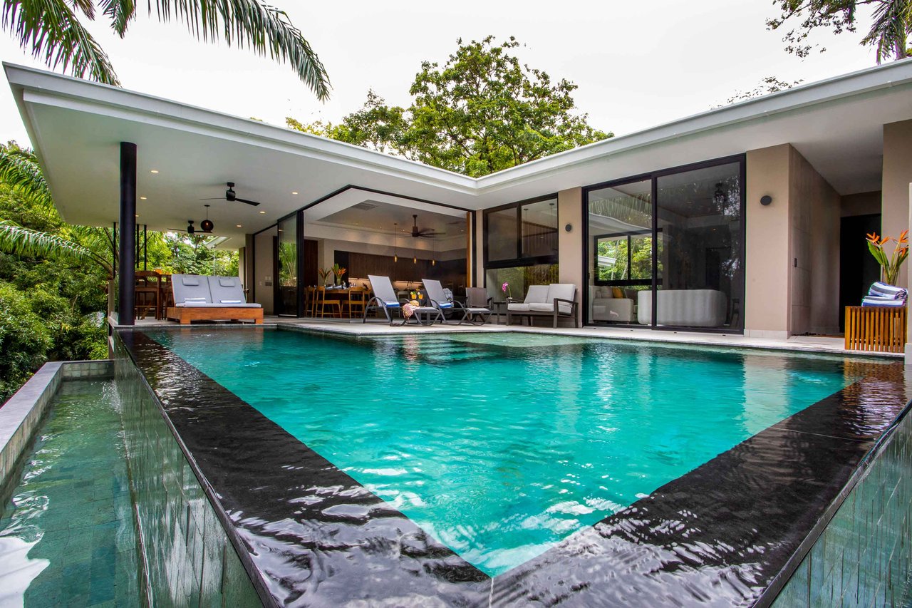 Contemporary Tropical Luxury Home