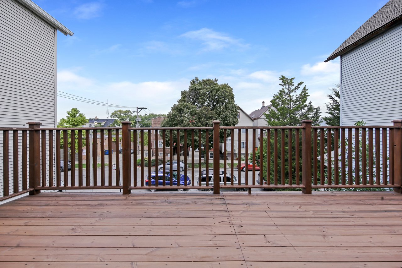Exceptional Residence Near the Chicago River