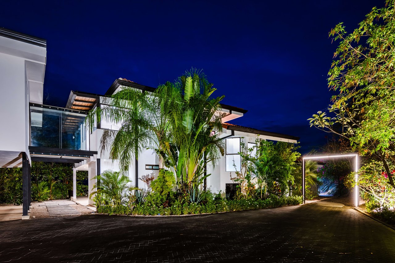 Casa Amor De La Vida | OceanView Estate with Ample Privacy in Gated Community