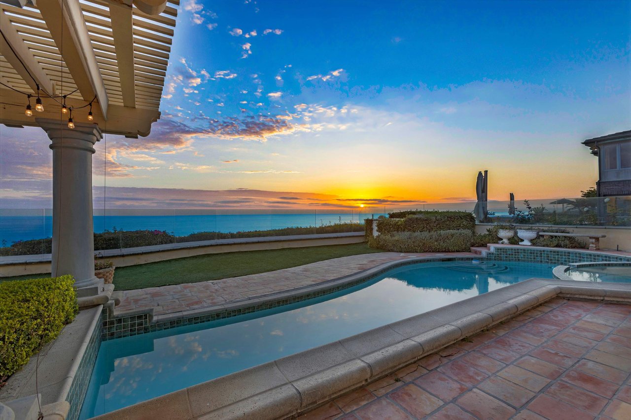 Bluff Front Ocean View Estate