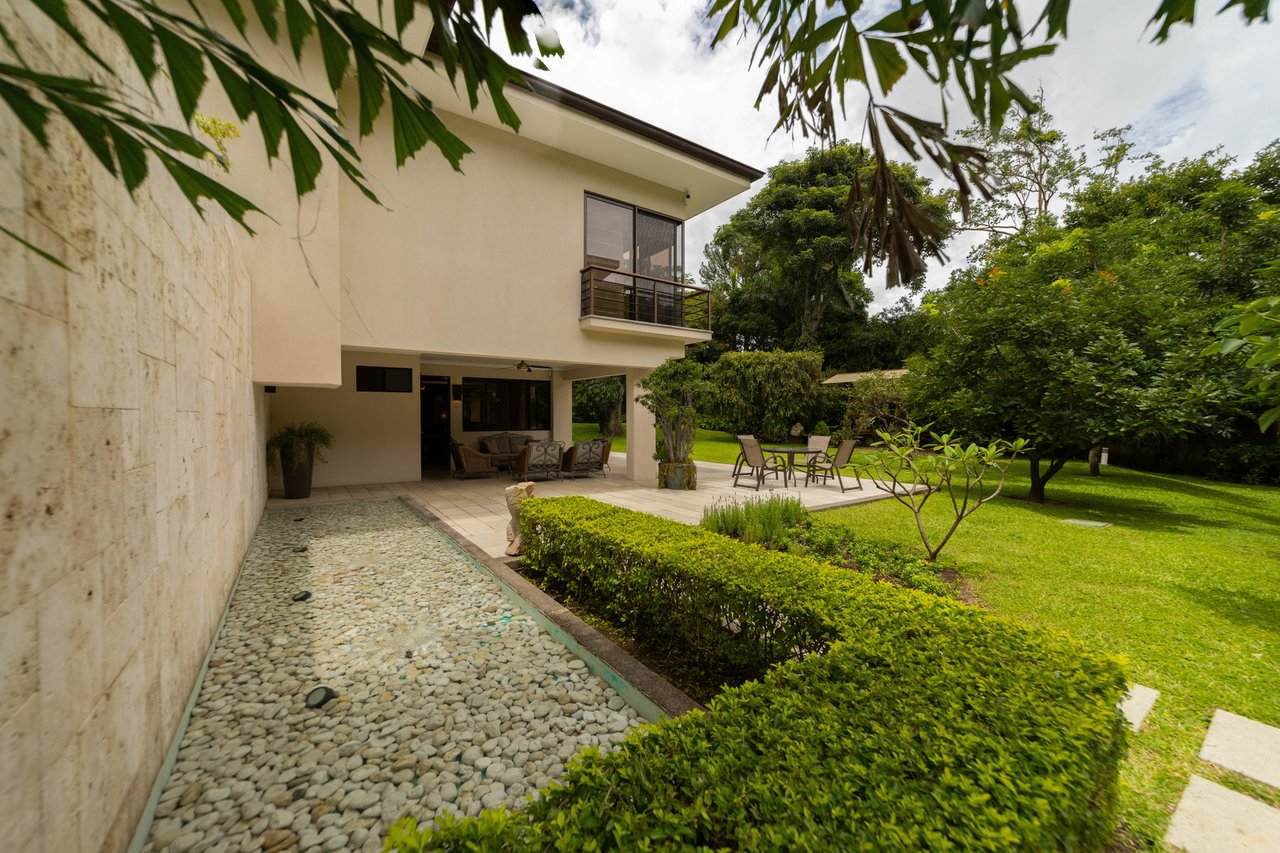 City Family Home, Escazu, San Jose