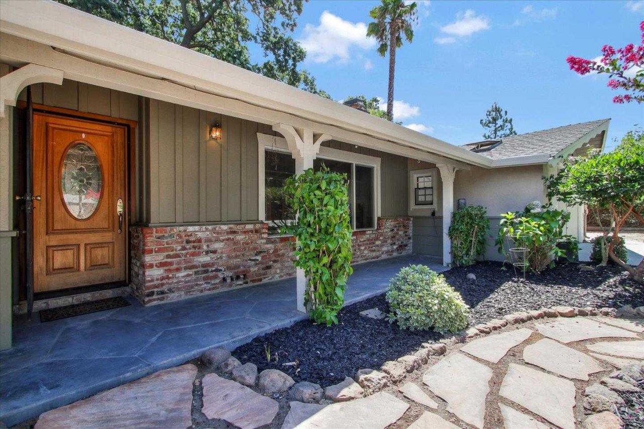 1092 Mitchell Canyon RD