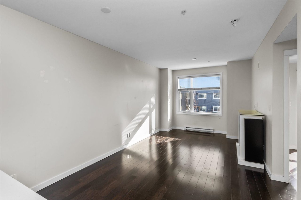 305-7777 Royal Oak Ave
