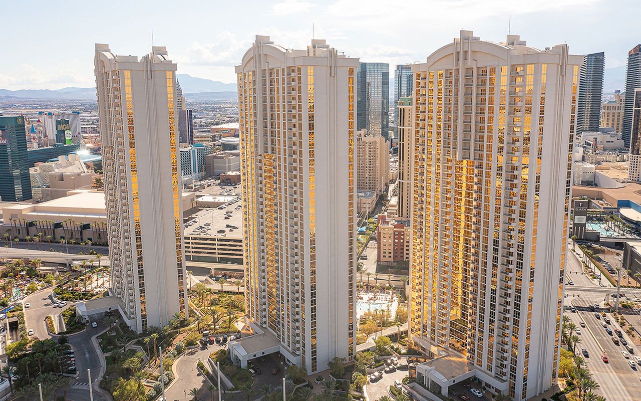 Signature MGM Suites img