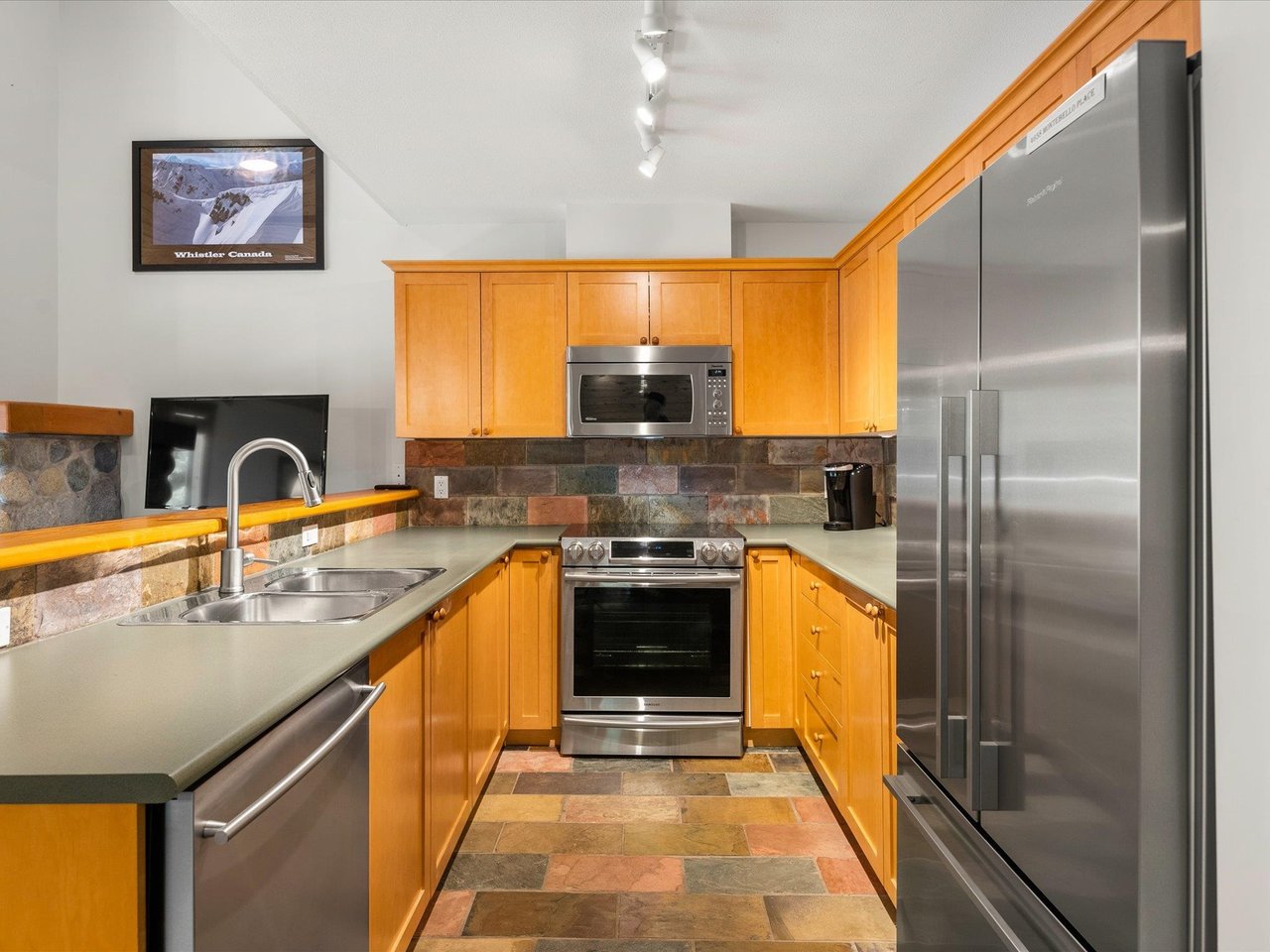 4658 Montebello Pl