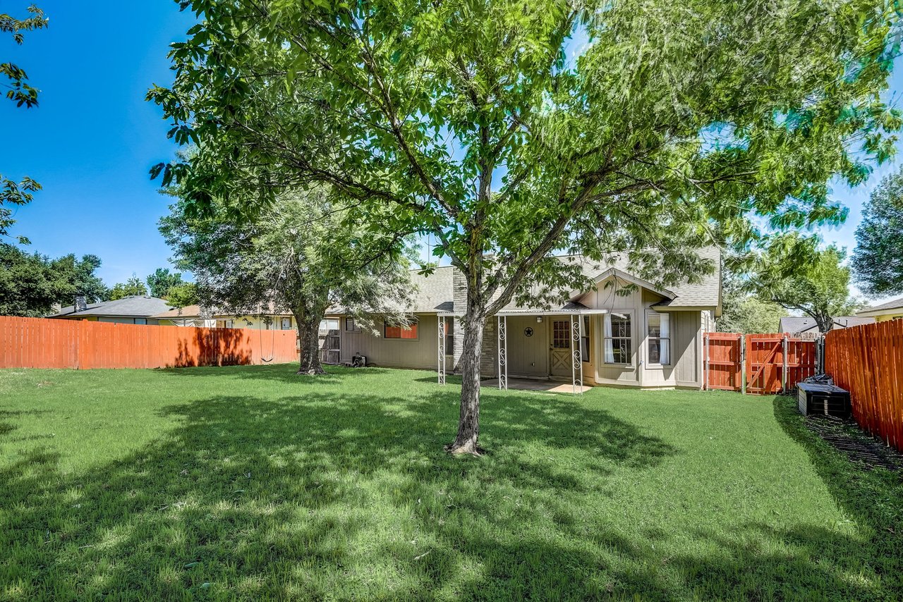 Transform this 1-Story Brushy Creek Home w/ a New Roof into Your Dream Oasis!