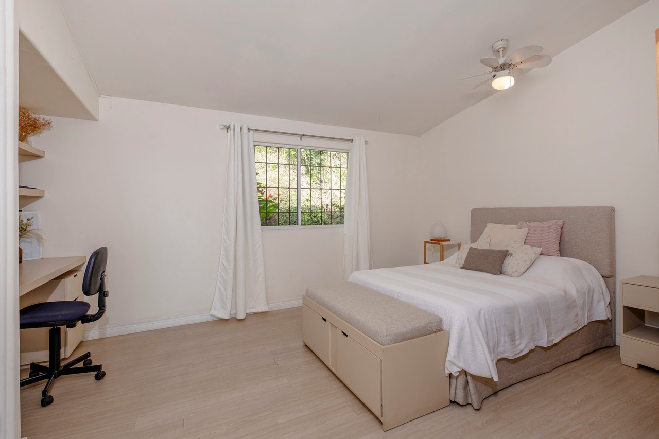 Artistic Mountain View Home, Santa Ana, San Jose