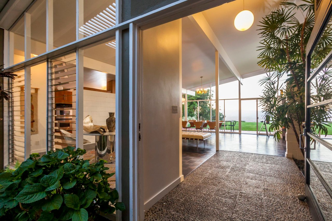 15171 Mulholland Dr