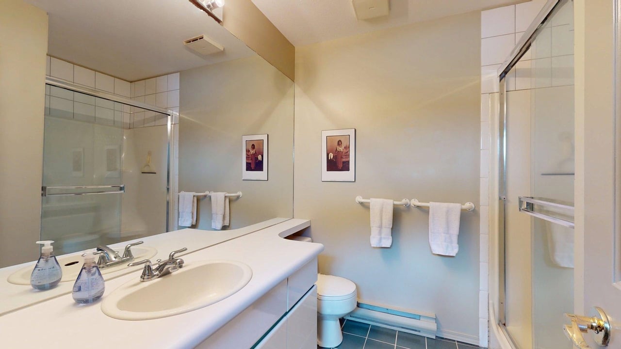 2064 Chamonix Cres