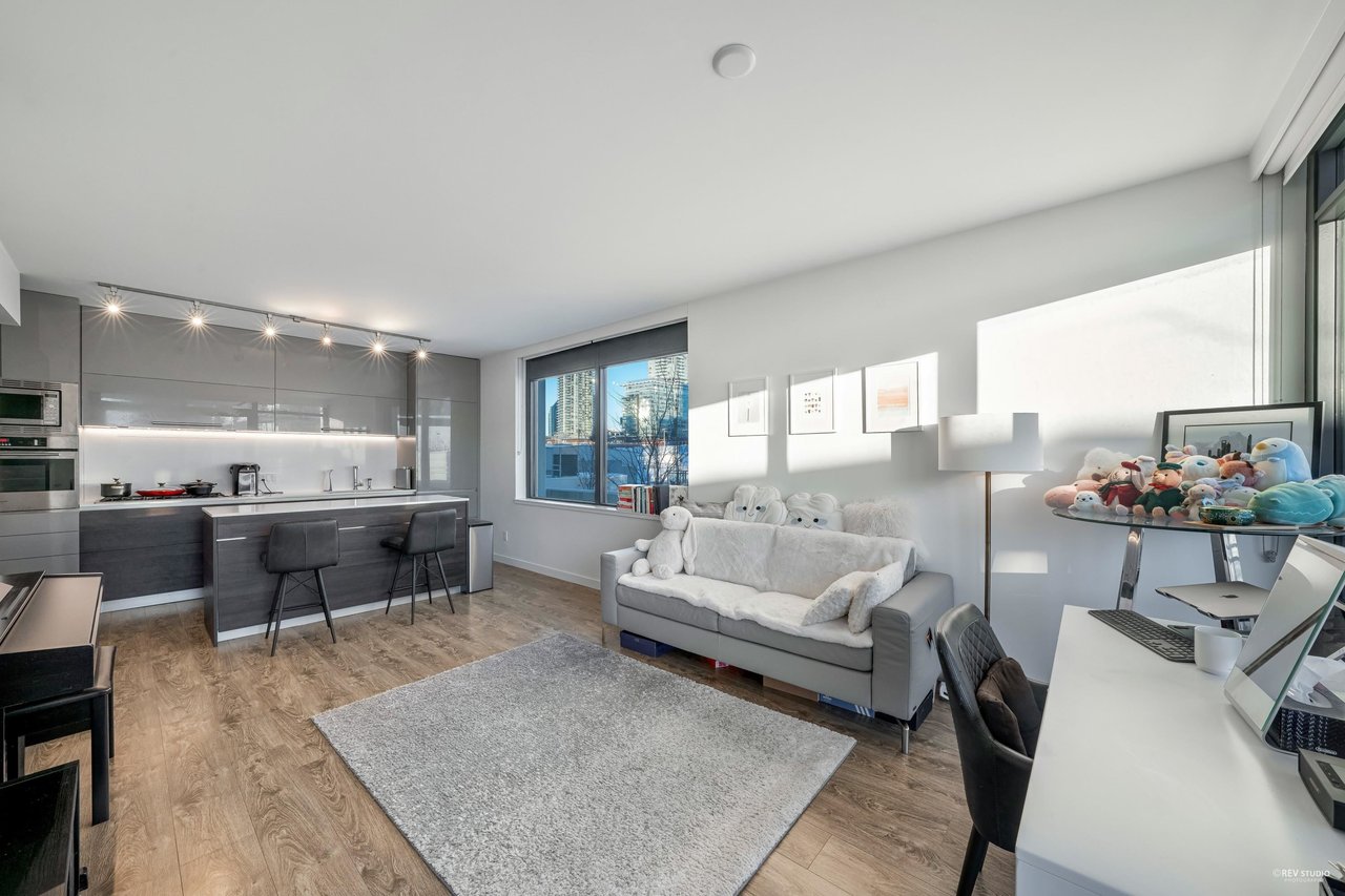 501-2378 Alpha Ave