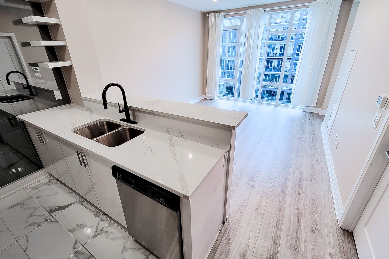 16 Concord Pl Unit: 447