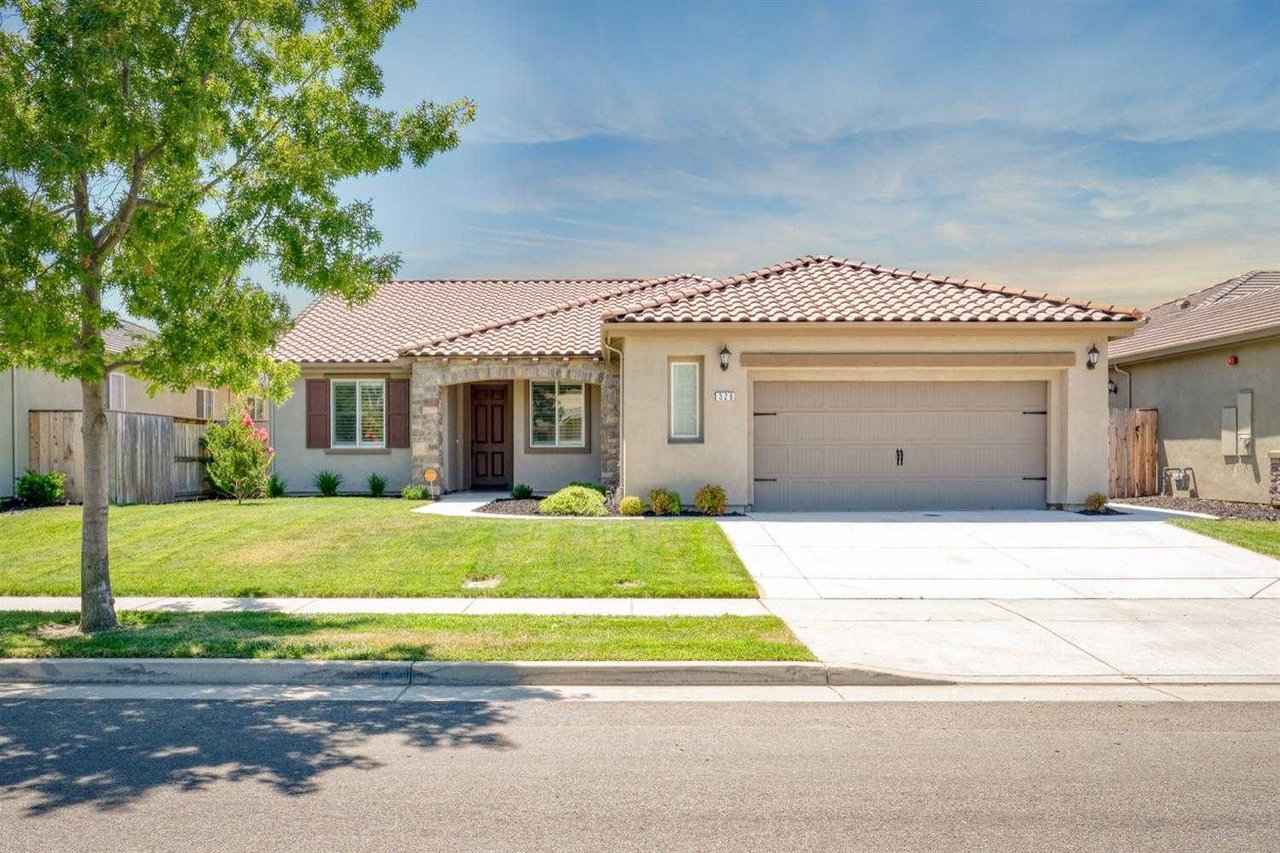 326 Villa Point Drive