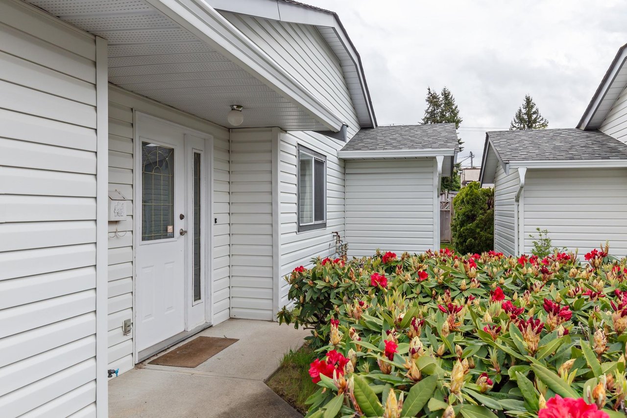 10-32165 7th Ave