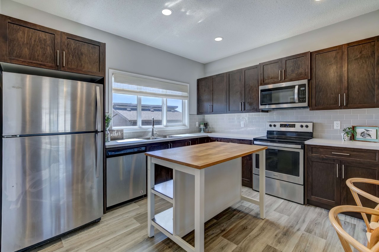 887 Carrington Boulevard NW