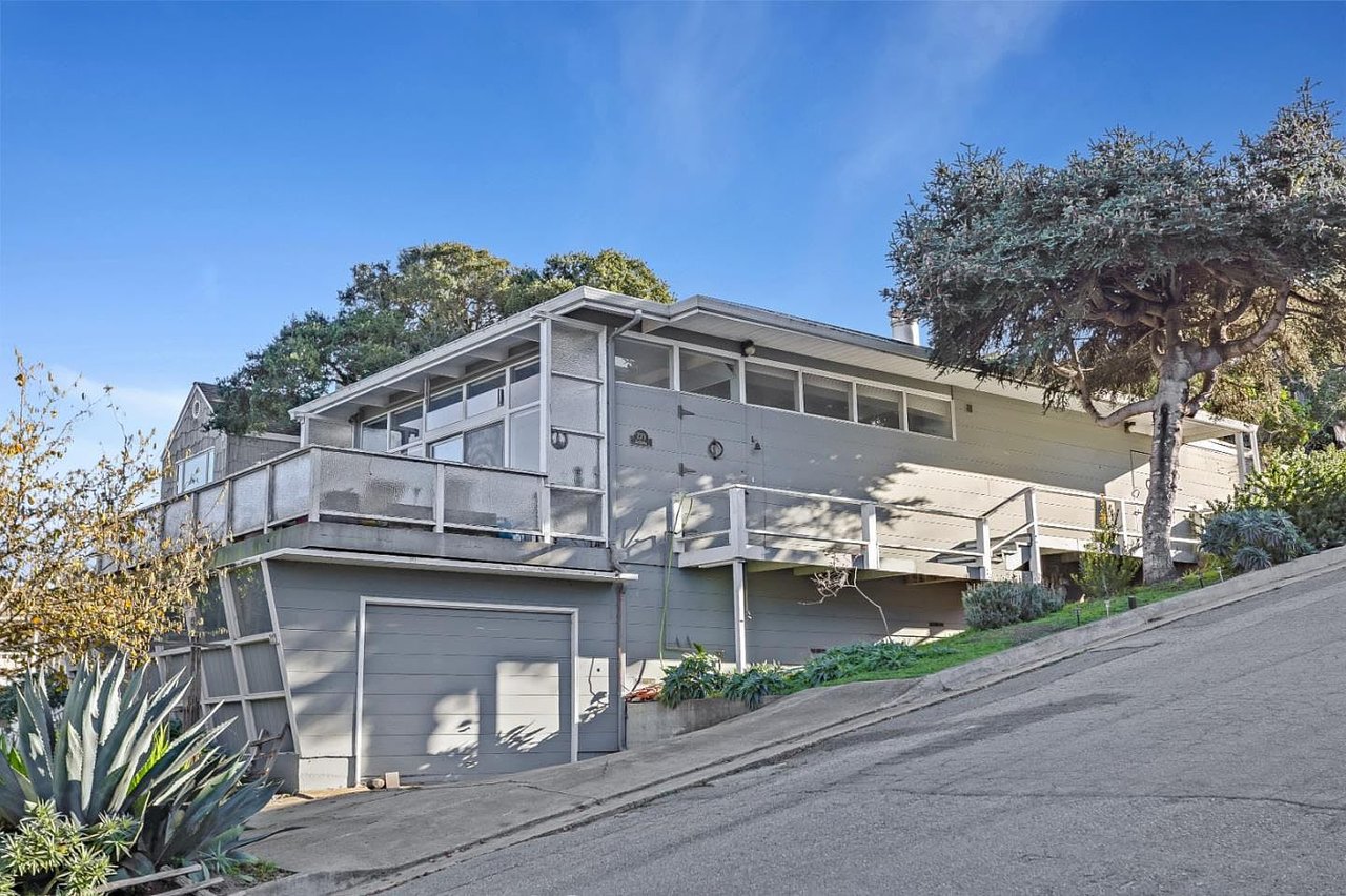 273 Lighthouse Ave