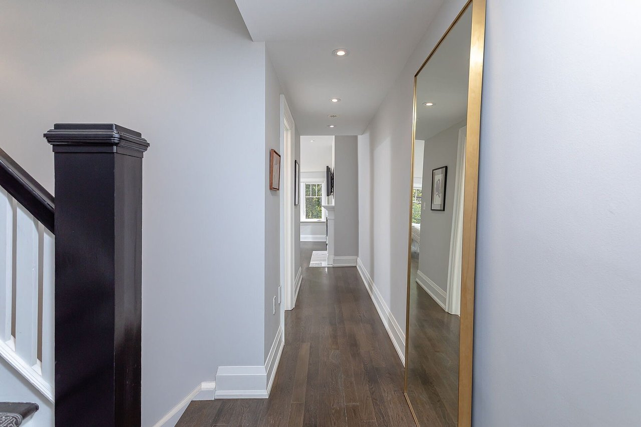 Davisville Village Stylish Reno