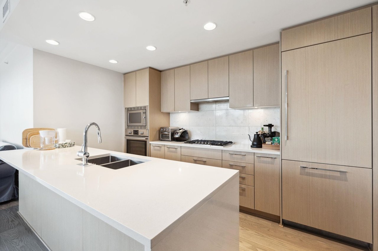 1206-3533 Ross Drive, Vancouver