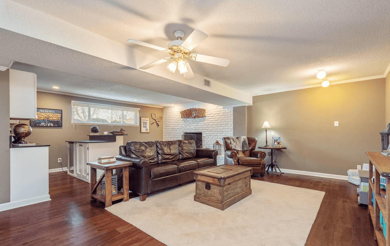 909 Midsouth Rd