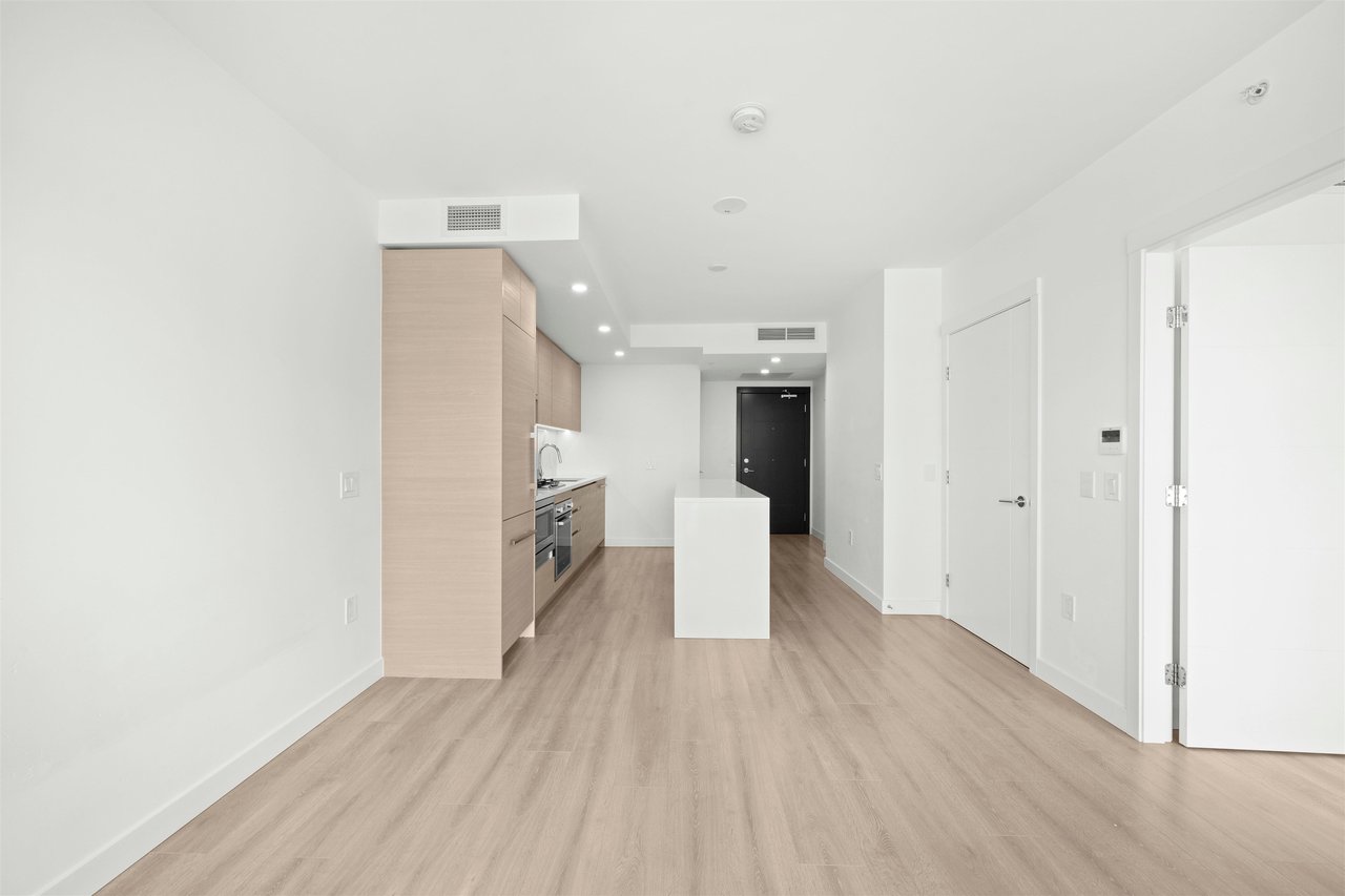 1003-823 Carnarvon St