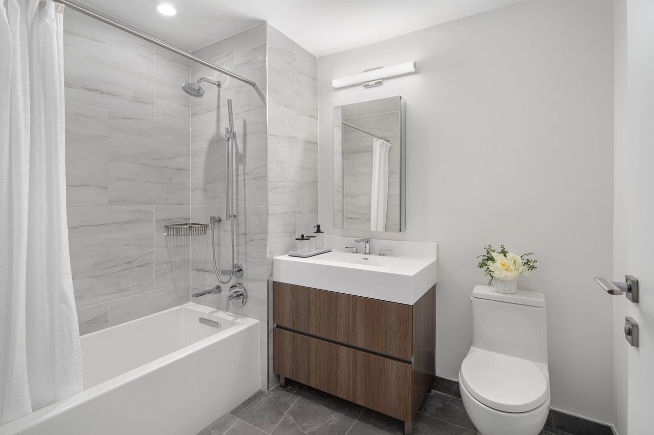 OTTO 1 BEDROOM + DEN |  2 BATHROOM