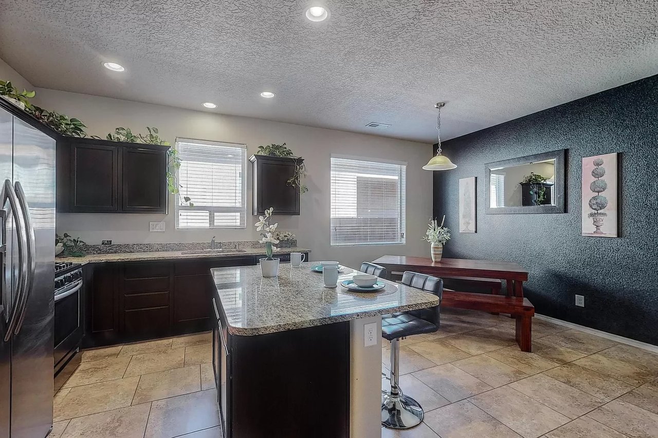 9312 Silver Mesa St NW
