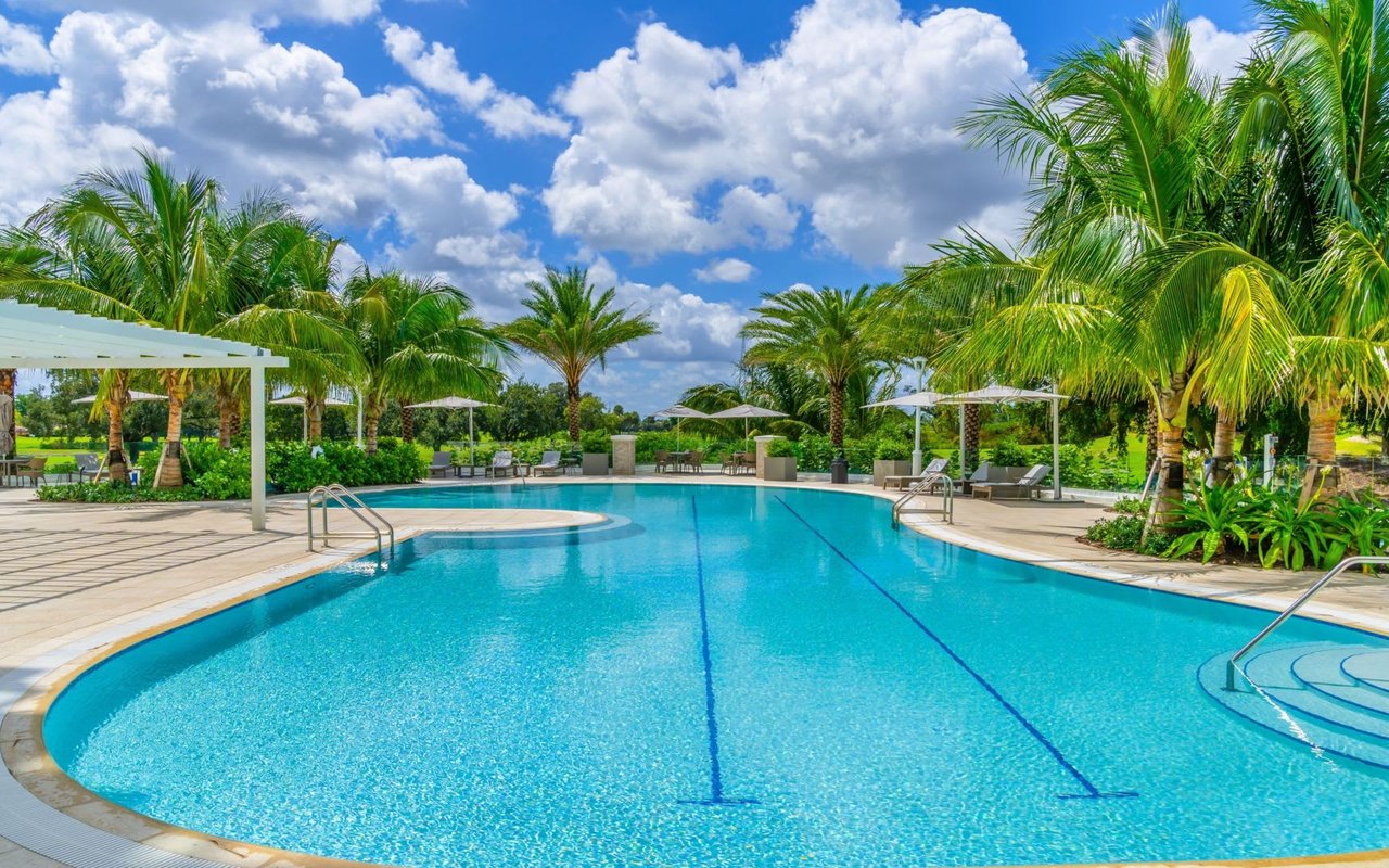 Akoya, Boca West