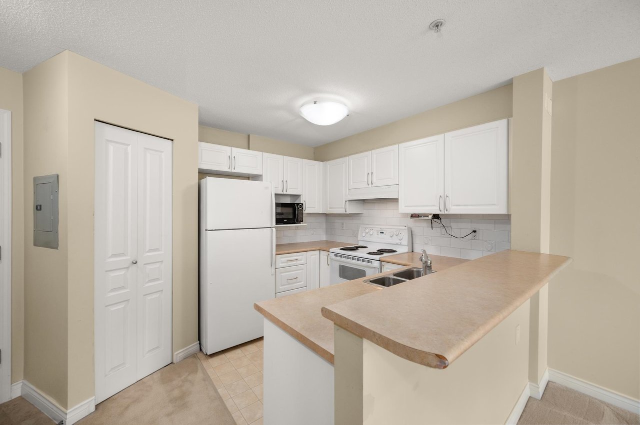 214-960 Lynn Valley Rd