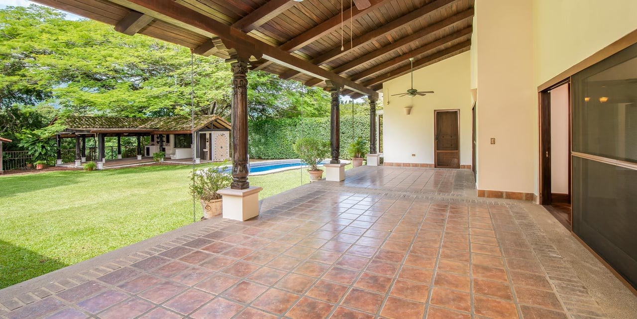 Spanish Colonial Golf Villa, Santa Ana, San Jose